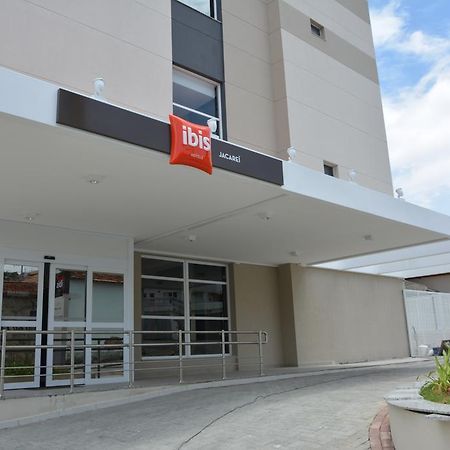 Hotel Ibis Jacareí Esterno foto