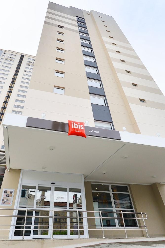 Hotel Ibis Jacareí Esterno foto