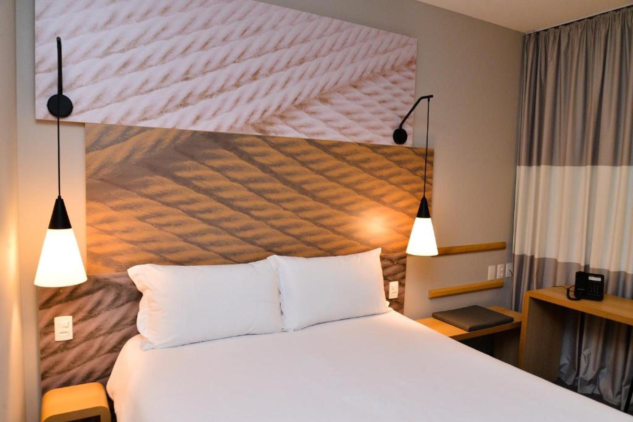Hotel Ibis Jacareí Esterno foto
