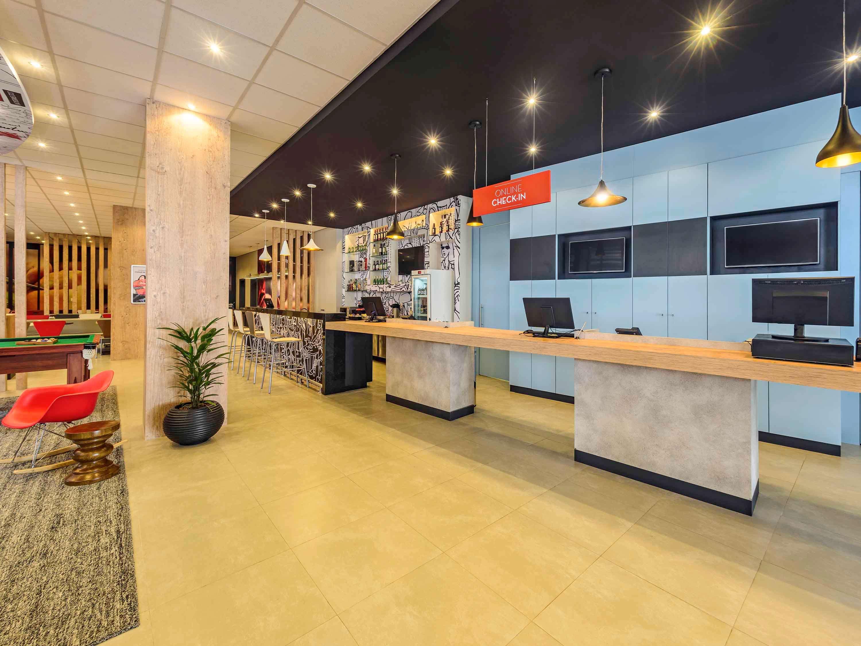 Hotel Ibis Jacareí Esterno foto
