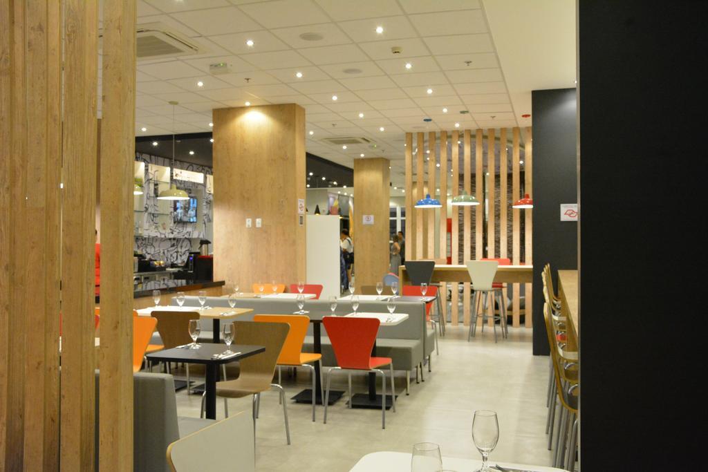 Hotel Ibis Jacareí Esterno foto