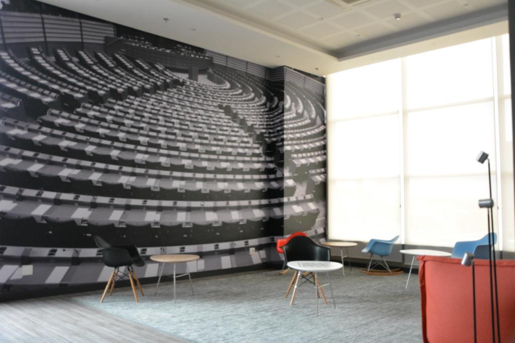 Hotel Ibis Jacareí Esterno foto